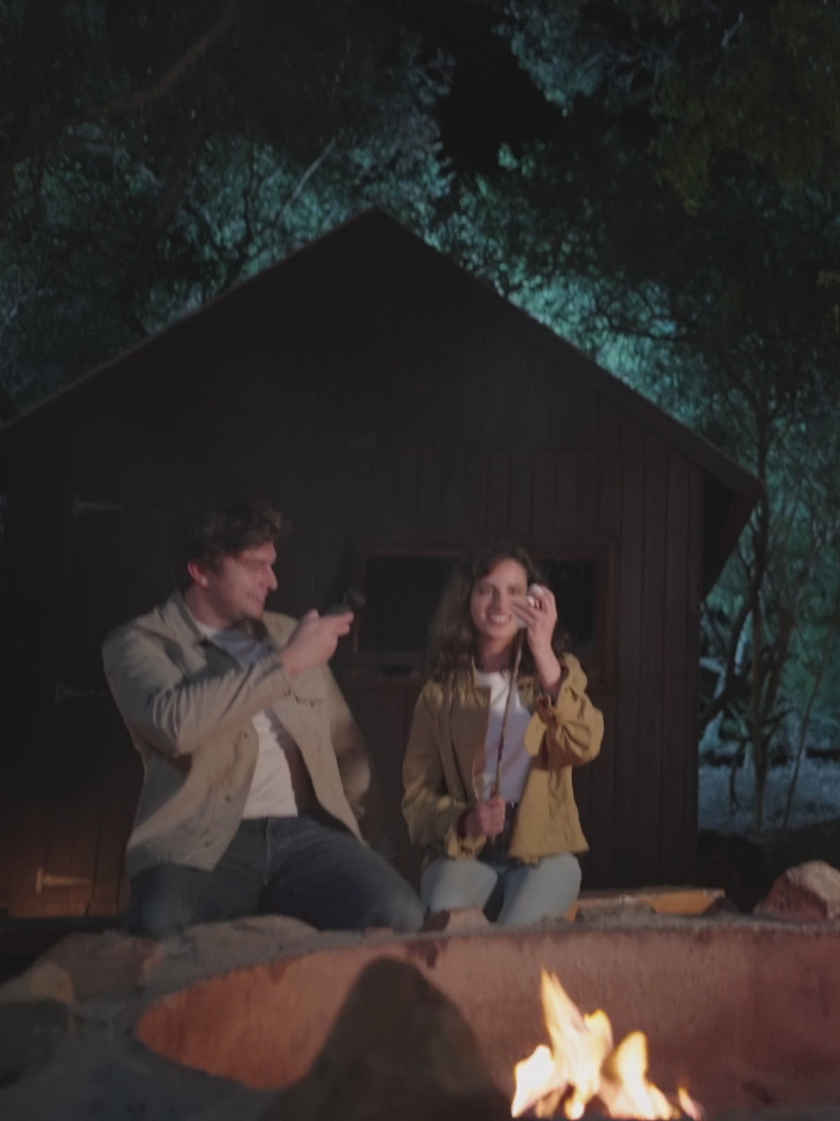 Osmo Pocket 4 captures a beach nightscape